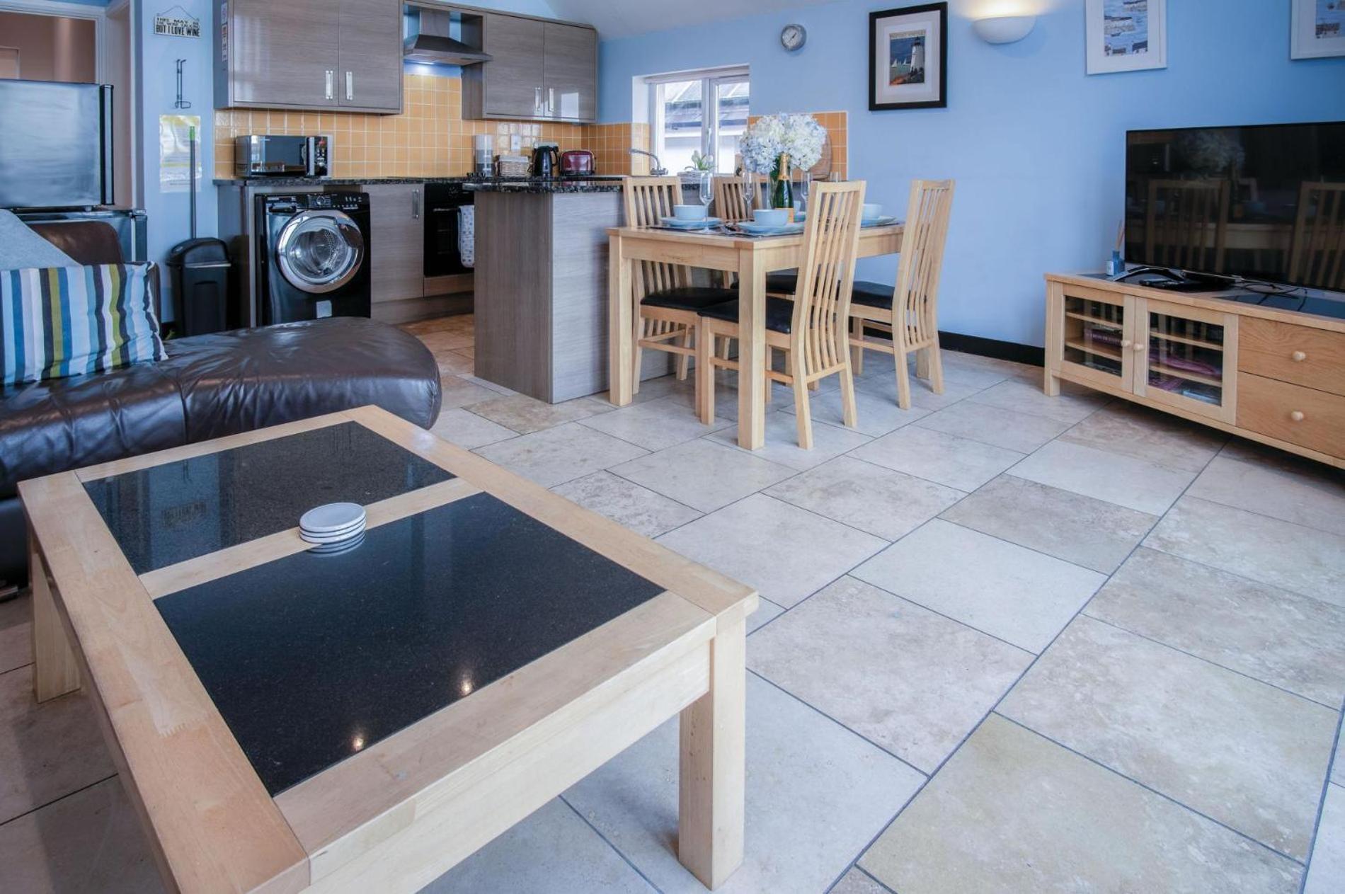 Ewyn Y Don - 2 Bedroom Apartment - Pendine Exterior photo