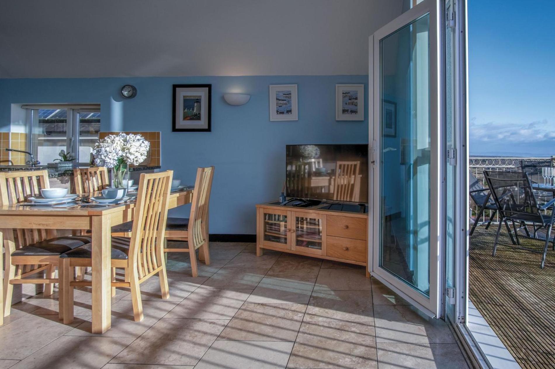 Ewyn Y Don - 2 Bedroom Apartment - Pendine Exterior photo