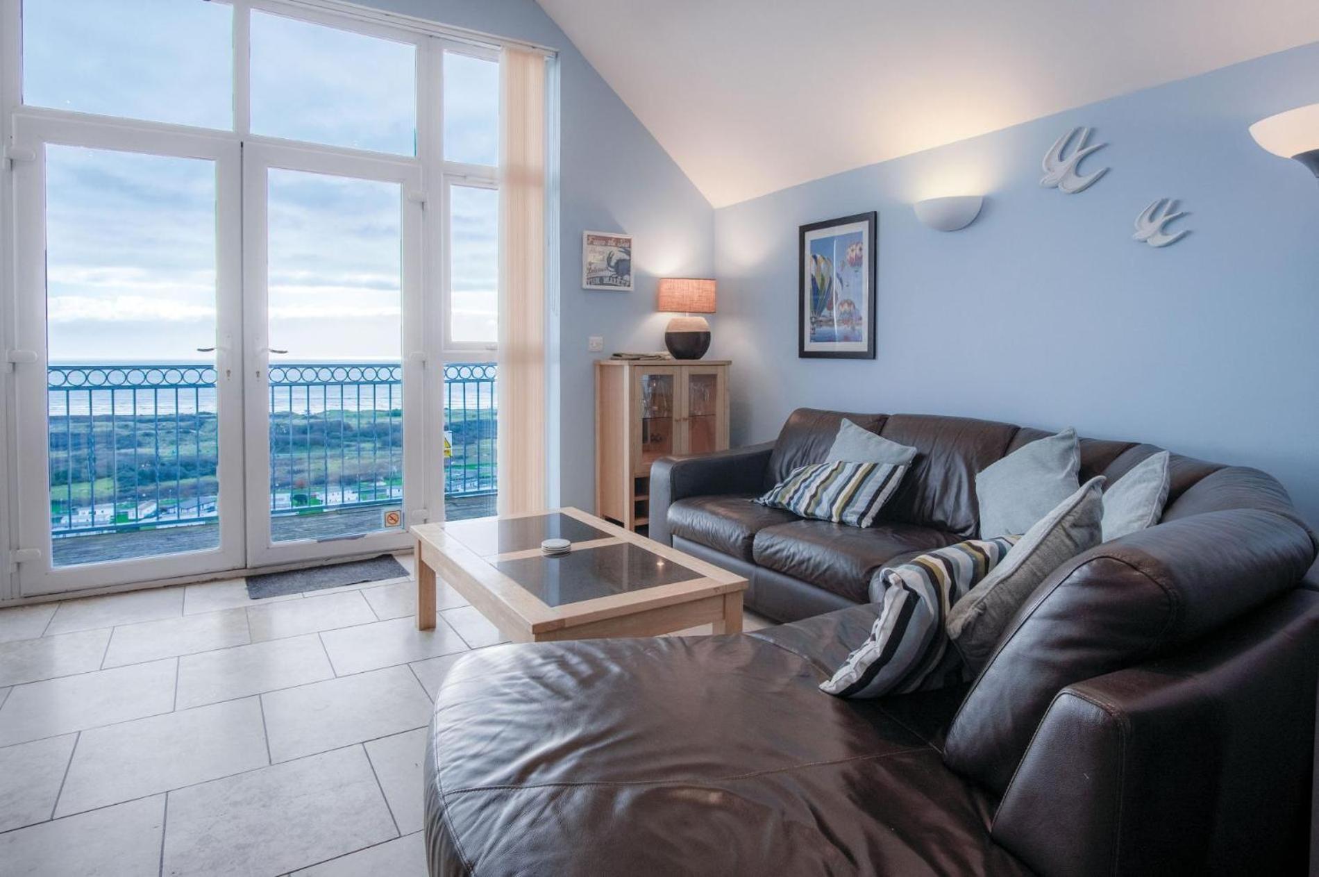 Ewyn Y Don - 2 Bedroom Apartment - Pendine Exterior photo