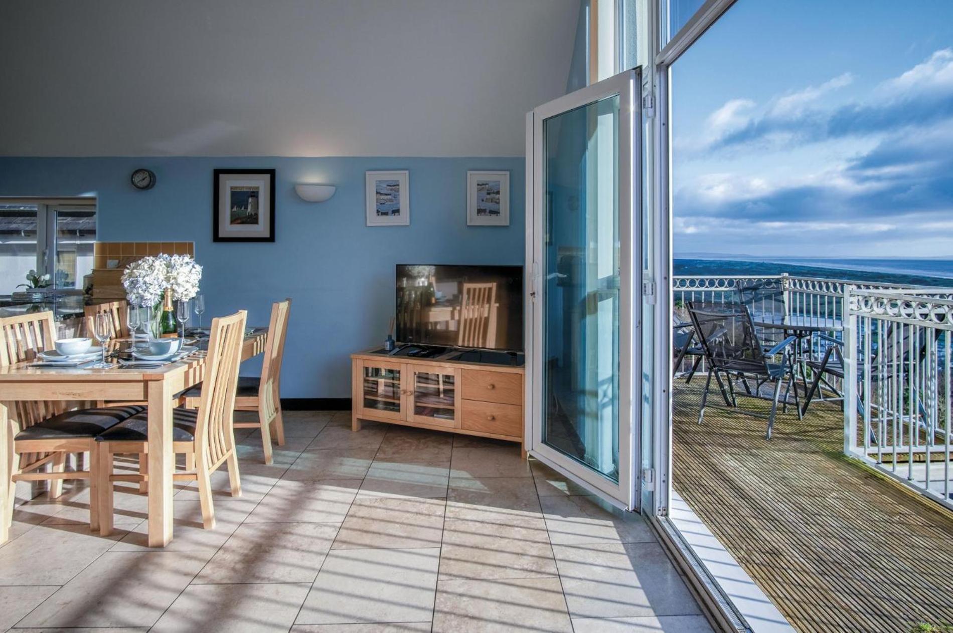 Ewyn Y Don - 2 Bedroom Apartment - Pendine Exterior photo