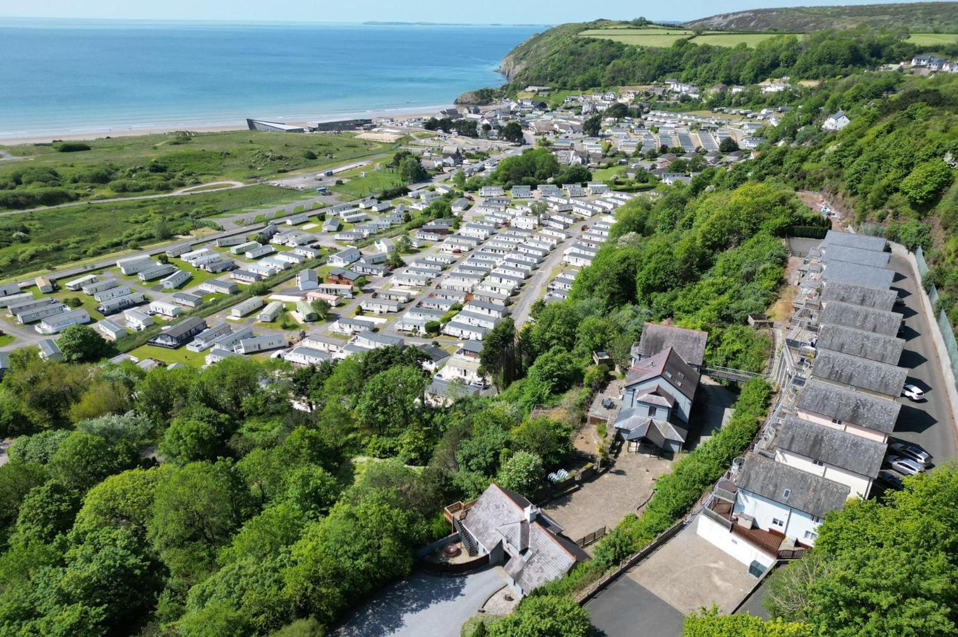 Ewyn Y Don - 2 Bedroom Apartment - Pendine Exterior photo